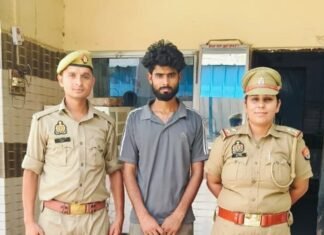 कोसीकलां में लोगों को झांसे में लेकर ठगी करने वाला युवक गिरफ्तार : जेवरात व नकदी बरामद