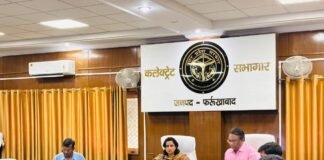 नामांकन में लापरवाही पर डीएम सख्त, दो खंड शिक्षा अधिकारियों पर कार्रवाई के निर्देश 35,800 लक्ष्य के सापेक्ष केवल 25,421 नामांकन होने पर जताई नाराजगी