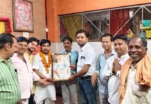 मंदिर प्रबंधक एवं पुजारी संगम शाक्य का जन्मदिन श्रद्धा और उत्साह के साथ मनाया
