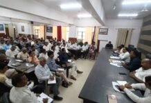 राजस्व कार्यों में लापरवाही पर एसडीएम सख्त, समयबद्ध निस्तारण के दिए निर्देश