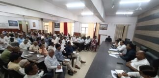 राजस्व कार्यों में लापरवाही पर एसडीएम सख्त, समयबद्ध निस्तारण के दिए निर्देश