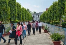 गोरखपुर में दो बड़ी परीक्षाएं संपन्न, 43 हजार से अधिक अभ्यर्थी शामिल, कड़ी सुरक्षा में नकलविहीन माहौल