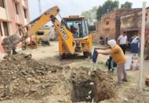 चंदौली में ‘ऑपरेशन क्लीन’ के तहत पुलिस का बड़ा एक्शन, 2.5 लाख की अवैध शराब कराया नष्ट