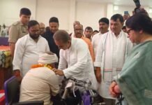 उत्तर प्रदेश : गोण्डा में 709 दिव्यांगजनों को मिला आत्मनिर्भरता का तोहफा, केंद्रीय मंत्री ने बांटे 1030 सहायक उपकरण