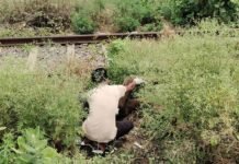 बाराबंकी : रेलवे ट्रैक किनारे झाड़ियों में मिला सप्ताहभर पुराना सड़ा-गला शव, पहचान में जुटी पुलिस