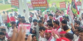 UP: महंगाई और पेपर लीक के विरोध में सपा का प्रदर्शन, राज्यपाल को सौंपा ज्ञापन