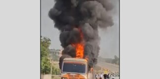 ‘रायबरेली में ‘मौत का लाइव तांडव…’, धू-धू कर जली रोडवेज बस, खिड़कियों से कूदकर भागे सहमे यात्री