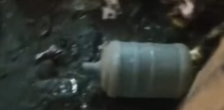UP: बरसात में दुकानों और घरों में घुस रहा नाले का पानी, व्यापारियों ने नगर पालिका को सौंपा ज्ञापन