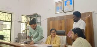 गोण्डा: डीएम प्रियंका निरंजन ने सदर तहसील का किया निरीक्षण, लंबित राजस्व मामलों के शीघ्र निस्तारण पर दिया जोर