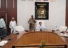 UP: गोण्डा में सड़क सुरक्षा पर सख्ती, मंडलायुक्त दुर्गा शक्ति नागपाल ने दिए अहम निर्देश