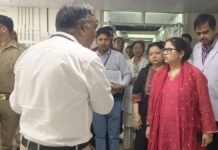 गोण्डा: जिला अस्पताल और मेडिकल कॉलेज का डीएम ने किया औचक निरीक्षण, स्वच्छता व्यवस्था को लेकर दिए सख्त निर्देश