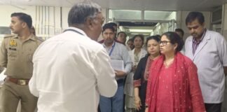 गोण्डा: जिला अस्पताल और मेडिकल कॉलेज का डीएम ने किया औचक निरीक्षण, स्वच्छता व्यवस्था को लेकर दिए सख्त निर्देश