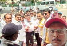 UP: न्याय के लिए आर-पार की लड़ाई, राष्ट्रीय शैक्षिक महासंघ के नेतृत्व में बलिया में शिक्षकों का विशाल प्रदर्शन, सरकार को सौंपा ज्ञापन