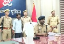 UP: भाभी के प्यार में अंधा हुआ मौसेरा भाई, रात के सन्नाटे में चारपाई पर सो रहे भाई का बांके से काट डाला चेहरा, गिरफ्तार