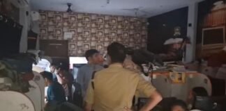 UP: लखनऊ अग्निकांड के बाद चंदौली प्रशासन अलर्ट, संस्थानों के संचालकों के साथ हुई अहम बैठक