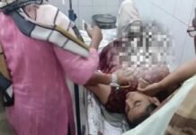 UP: घरेलू झगड़े में सनकी पिता का खौफनाक कदम! लाइसेंसी बंदूक से बेटे-बहू पर बरसाईं गोलियां, दोनों गंभीर