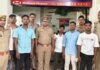 वाराणसी: गंगा में नाव पर चिकन-शराब पार्टी के पांचों आरोपी जमानत पर रिहा, वायरल वीडियो पर हुई थी कार्रवाई