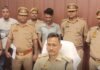UP के इस जिले में पुलिस की बड़ी कार्रवाई, 2.31 करोड़ की अवैध अंग्रेजी शराब जब्त, तस्कर गिरफ्तार