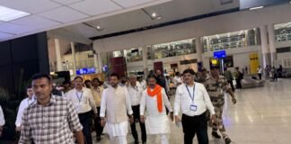 UP: वाराणसी एयरपोर्ट का विस्तार दिसंबर तक पूरा करने के निर्देश, केंद्रीय मंत्री ने निर्माण कार्य का लिया जायजा