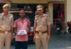 UP: बलिया में खाकी के हत्थे चढ़ा 25 हजार का इनामी बदमाश, लूट का माल और अवैध असलहा बरामद