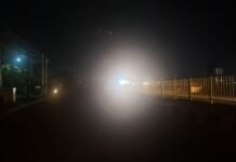 UP: मथुरा हाईवे पर एक हफ्ते से अंधेरा, बंद स्ट्रीट लाइटों ने बढ़ाया हादसों का खतरा