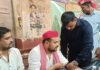 UP: सपा का अनोखा प्रदर्शन, खून से लिखा पीएम मोदी को पत्र, गाय को ‘राष्ट्र माता’ घोषित करने की मांग