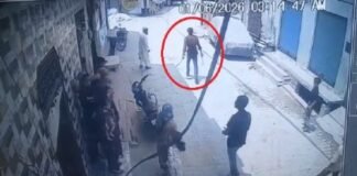 बागपत: स्कूटी साइड लगने पर विवाद, युवक ने दो तलवारें लेकर किया हमला; गर्दन पर तलवार चली, वीडियो वायरल