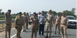 दिनदहाड़े हाईवे पर चेन लूट : तमंचा दिखाकर महिला से सोने की चेन छीनी, विरोध करने पर बेटे को पीटा