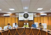 गौशालाओं की व्यवस्थाओं पर डीएम सख्त, लापरवाही पर वेतन रोकने और संचालन बदलने के निर्देश