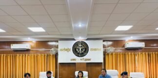 गौशालाओं की व्यवस्थाओं पर डीएम सख्त, लापरवाही पर वेतन रोकने और संचालन बदलने के निर्देश