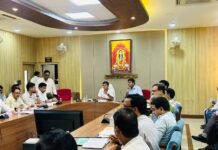 गोरखपुर : सीएमआईएस पोर्टल की रेड श्रेणी परियोजनाओं पर सख्ती, मण्डलायुक्त अनिल ढींगरा ने कई अधिकारियों को जारी किया कारण बताओ नोटिस