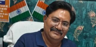 फर्रुखाबाद को मिले नए सीएमओ : डॉ. आनंद उपाध्याय ने संभाला कार्यभार, डॉ. अवनीन्द्र कुमार बने संयुक्त निदेशक