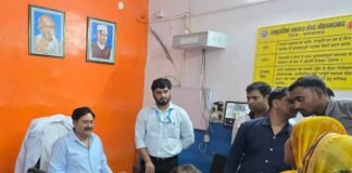 सीएमओ ने मोहम्मदाबाद सीएचसी का किया औचक निरीक्षण, मरीजों से सीधे संवाद कर परखी स्वास्थ्य सेवाएं व्यवस्थाओं पर जताया संतोष, चिकित्सकों की कमी जल्द दूर करने का दिया भरोसा
