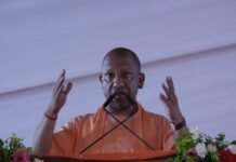 मनबढ़ई कर गरीबों का हक छीनने, व्यापारियों को धमकाने और बेटी की इज्जत से खिलवाड़ करने वालों को छोड़ेगी नहीं सरकार : सीएम योगी