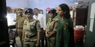 यूपी पुलिस भर्ती परीक्षा पर ADG का सख्त पहरा: फतेहगढ़ के केंद्रों का किया औचक निरीक्षण, लापरवाही पर कार्रवाई की चेतावनी