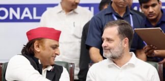 दिल्ली में INDIA ब्लॉक बैठक : राहुल-अखिलेश की गर्मजोशी, यूपी-2027 पर तेज हुई चर्चा