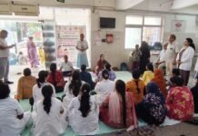 गर्भवती एवं धात्री महिलाओं के अच्छे स्वास्थ्य हेतु दीनदयाल उपाध्याय गोरखपुर विश्वविद्यालय द्वारा महिला चिकित्सालय में योग शिविर आयोजित