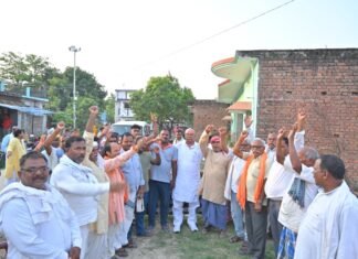 ग्रामीणों ने टप्पू सिंह को बताया सबसे लोकप्रिय चेहरा, चौरी चौरा में बाहरी प्रत्याशियों के खिलाफ जताई एकजुटता