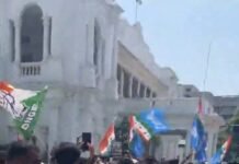 लखनऊ में पेपर लीक के विरोध में NSUI प्रदर्शन, पुलिस से जोरदार झड़प; एक कार्यकर्ता बेहोश