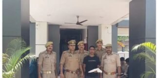 फोन पर बात करने से इंकार करने पर प्रेमिका को गोली मारने वाला आरोपी गिरफ्तार, अवैध तमंचा बरामद
