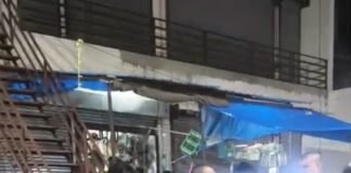 दिनदहाड़े छेड़खानी पर भड़की महिला, युवक की चप्पलों से की पिटाई; वीडियो वायरल