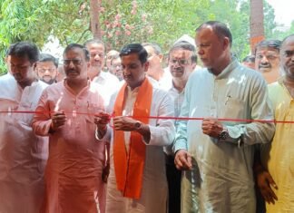 गोरखपुर: लक्ष्मीबाई पार्क में जनकल्याणकारी विकास प्रदर्शनी का शुभारंभ, मंत्री जोखन शाहू ने बताया मोदी सरकार के 12 साल सेवा और सुशासन के प्रतीक
