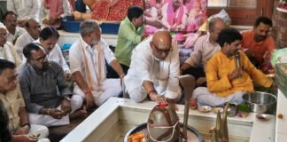 राहुल गांधी के जन्मदिवस पर अजय राय ने हनुमंत धाम मंदिर में किया रुद्राभिषेक, बाबा विश्वनाथ से मांगा आशीर्वाद