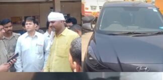रोडवेज बस और कार में भीषण टक्कर, पुलिसकर्मी की कार क्षतिग्रस्त ; चालक बस छोड़कर फरार, बस स्टैंड पर घंटों चला हंगामा