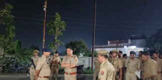 गोरखपुर : 16 वर्षीय बालक ने सोते हुए भाई, भाभी और 3 वर्षीय भतीजे की निर्मम हत्या कर दी, तीनों की मौके पर मौत