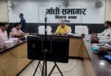 विकास कार्यों की समीक्षा में कृषि मंत्री सूर्य प्रताप शाही ने दिए सख्त निर्देश