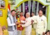 लखनऊ: भाजपा प्रदेश अध्यक्ष पंकज चौधरी ने डॉ. राम मनोहर लोहिया के परिजनों से की मुलाकात, सपा प्रवक्ता साजन का तंज
