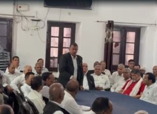 अयोध्या : फैजाबाद बार एसोसिएशन का सख्त फैसला, राम मंदिर चंदा घोटाले के 8 आरोपियों का कोई वकील नहीं लड़ेगा केस