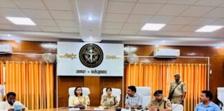 डीएम बोले—पारदर्शिता से समझौता नहीं, सभी व्यवस्थाएं समय से पूरी करें अधिकारी