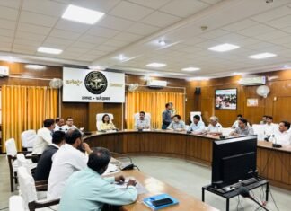 फर्रुखाबाद में 1200 से अधिक मतदाताओं वाले बूथों का होगा विभाजन, 2027 विधानसभा चुनाव से पहले मतदेय स्थलों के पुनर्गठन की प्रक्रिया तेज